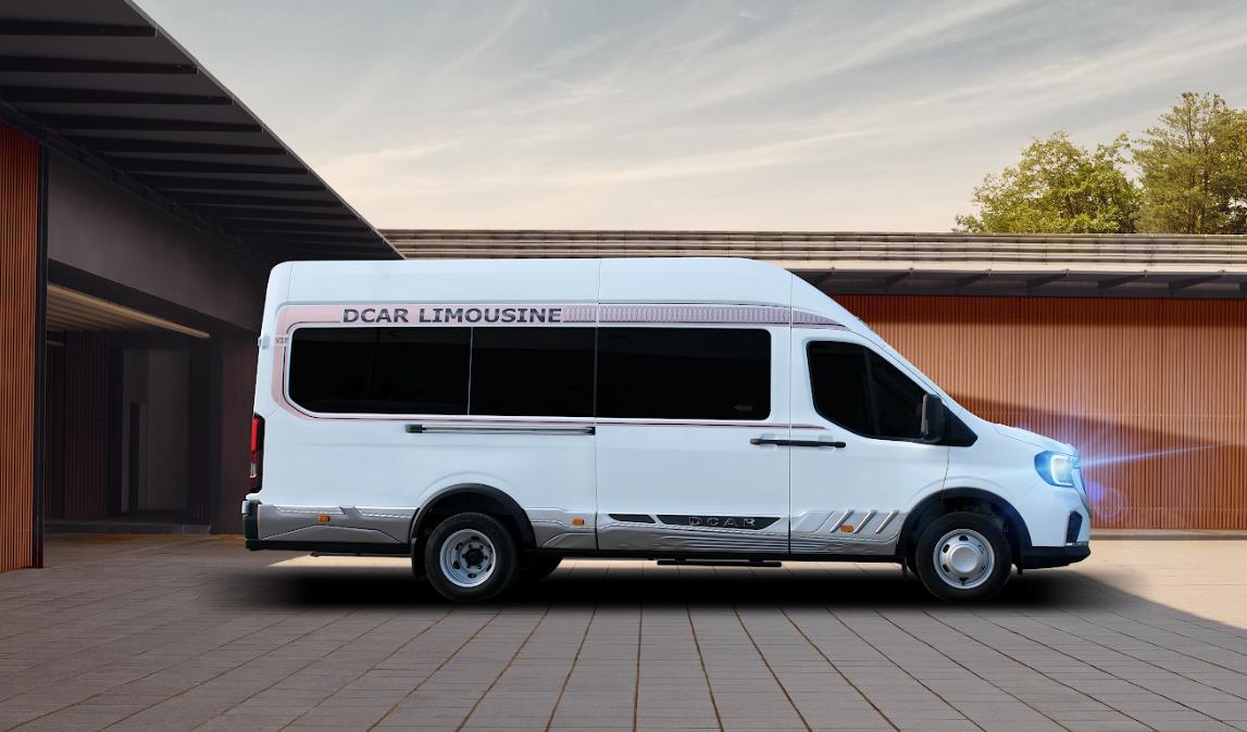 Ngoại thất cao cấp trên phiên bản Ford Transit màu trắng