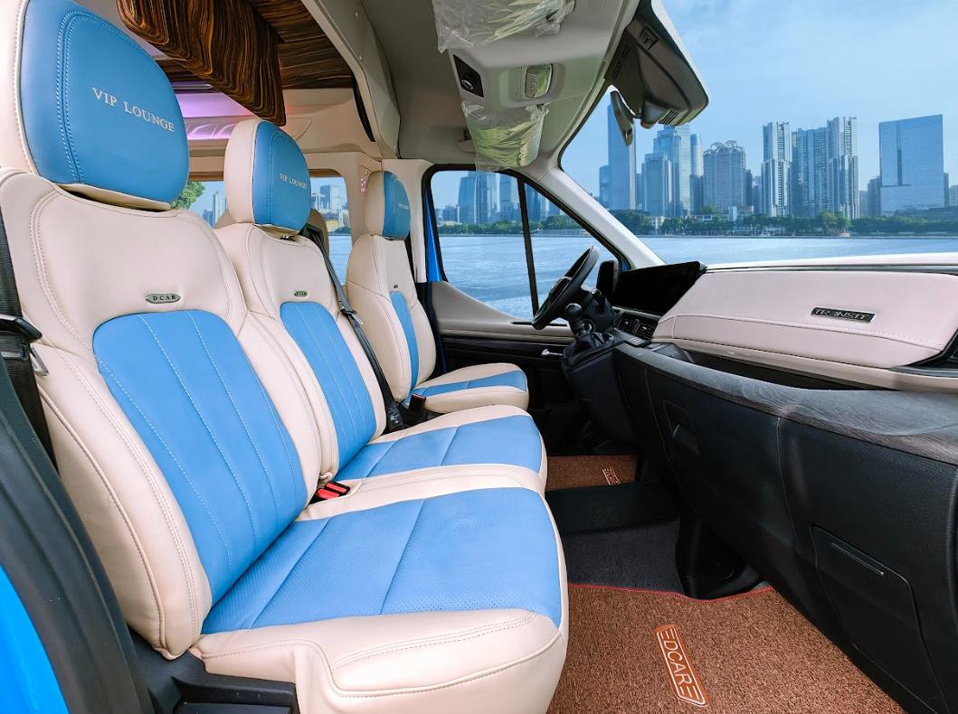 Khoang tài xe trên xe dcar vip lounge