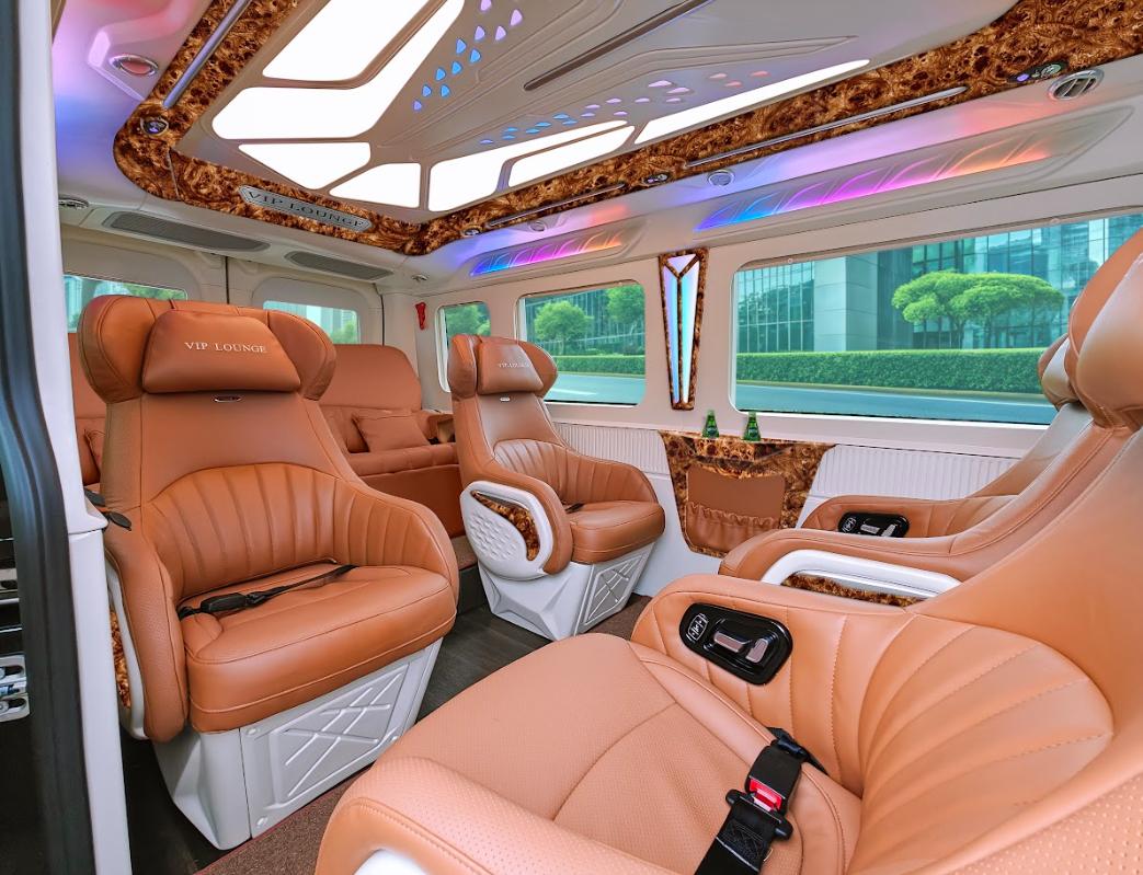 Phòng họp di động trên DCar vip lounge